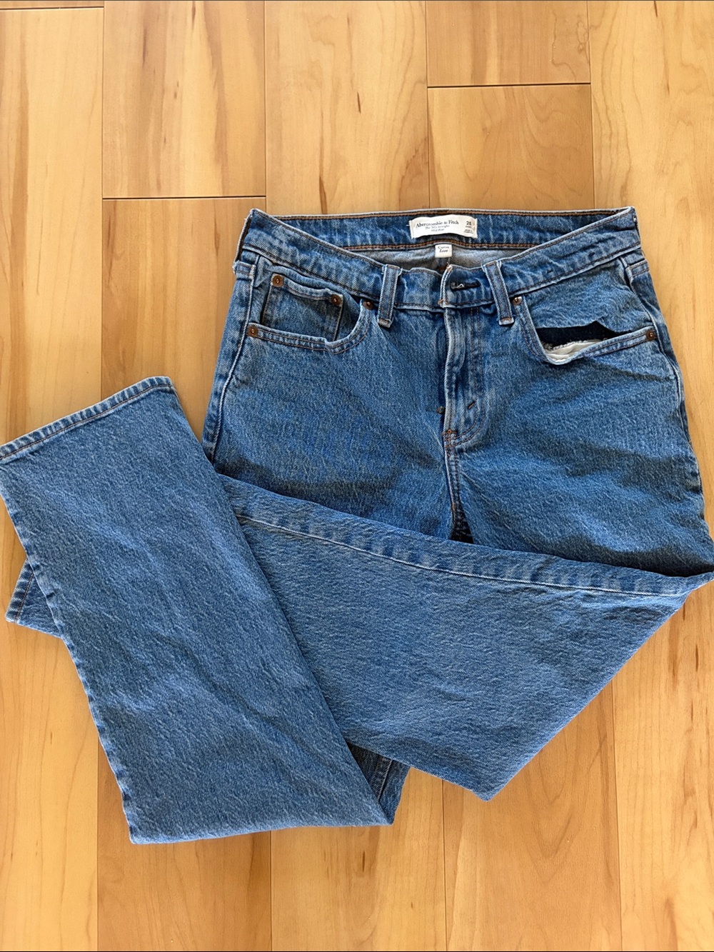 Abercrombie&Fitch Curve love Straight Leg High-Rise Women's Jeans 26S.
